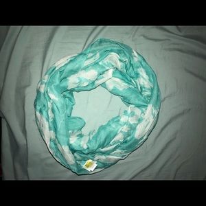 Infinity Scarf NWT
